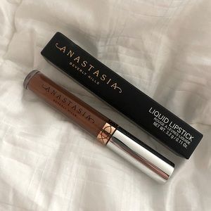 Anastasia Beverly Hills Liquid Lipstick 💄Confused